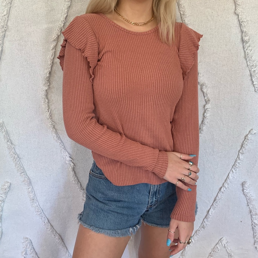 LUCKY brand pink long sleeve cozy sweater w ruffle